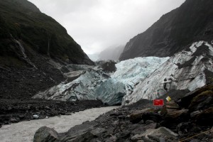 Franz-Josef-Gletscher im Regen ...