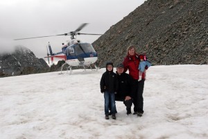 Der Hubschrauber bringt uns auf den Berg