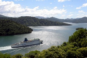 Fähre durch die Sounds - im Hintergrund Queen Charlotte Sound