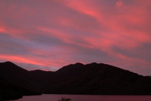 Sonnenuntergang in Punga Cove